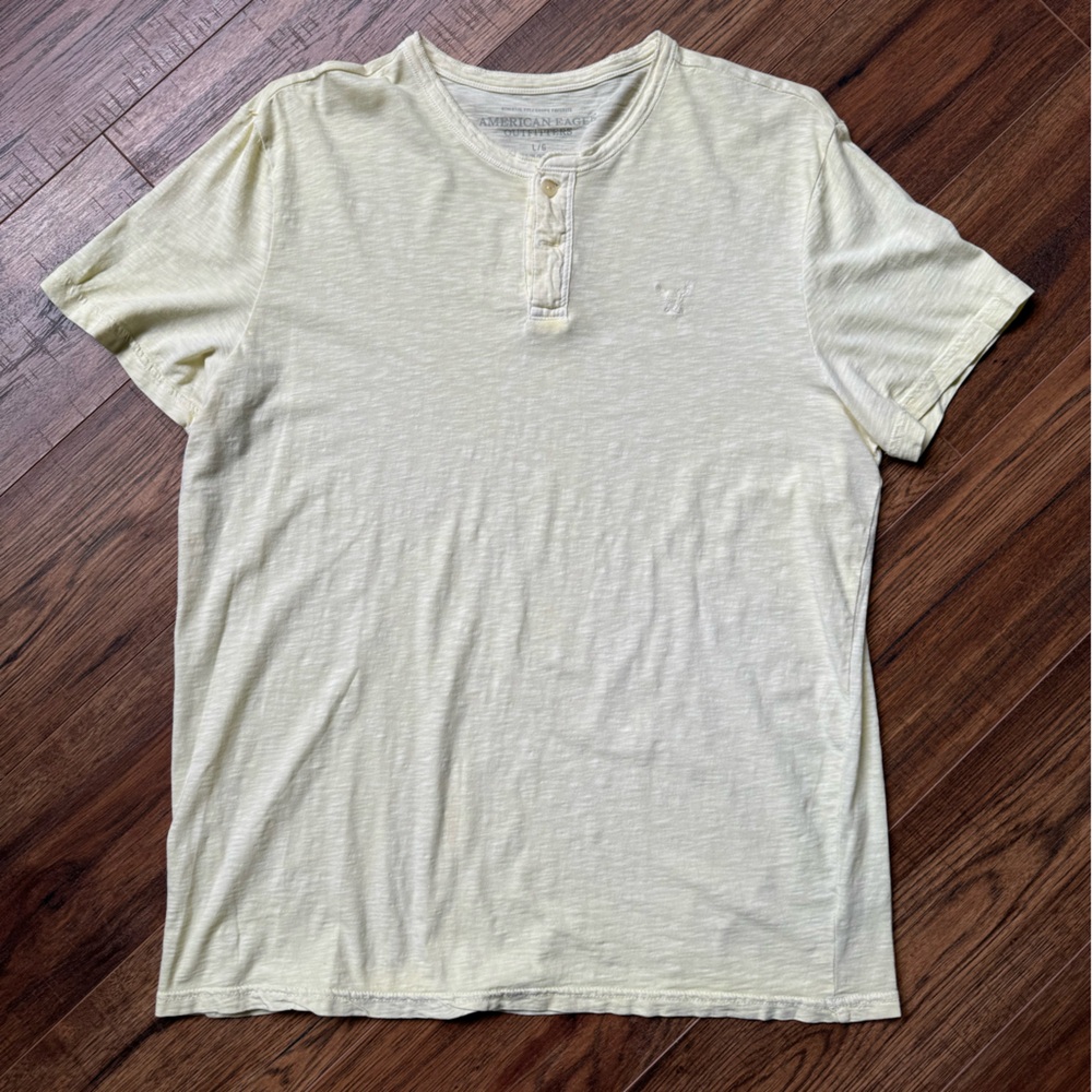 Large Pale Yellow American Eagle Top.